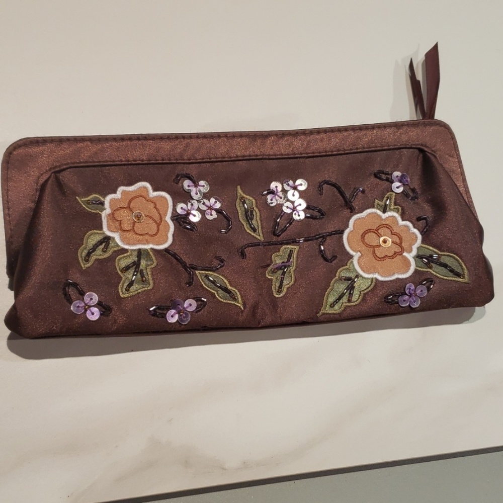 ⚡4-for-$20 Sale! Brown Satin Avon Zipper Clutch